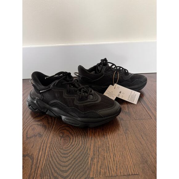 Adidas Ozweego Junior Sneakers 6 Triple Black Mesh Athletic Running Shoes EE7775 - Picture 2 of 8
